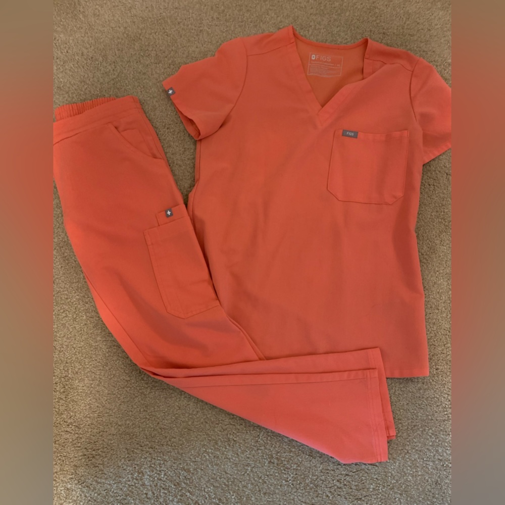 Figs Scrubs cargo pants one pocket top Technical collection xxs pants xs top